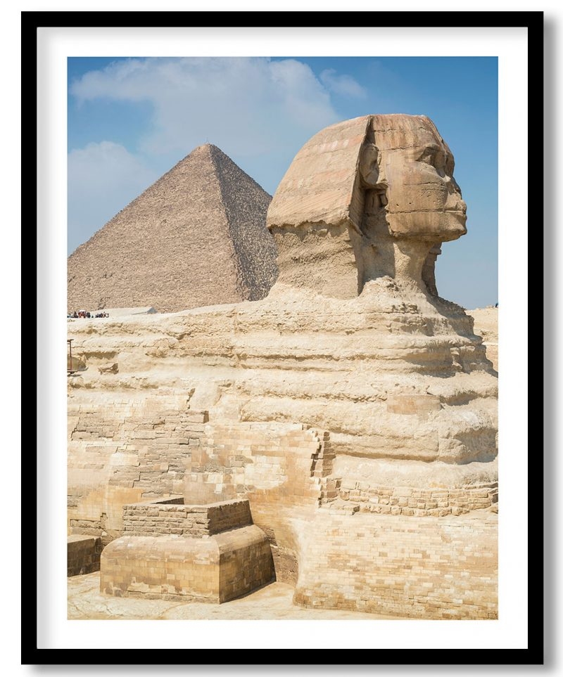 Sphinx and pyramid egypt